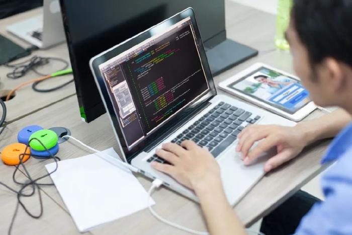 企業(yè)為何青睞軟件外包？揭秘其背后多重優(yōu)勢(shì)